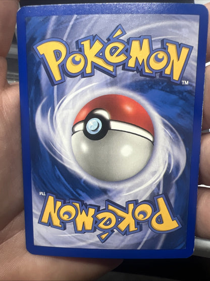 Pokemon Pidgeot 33/110 Legendary Collection Reverse Holo - LIGHT PLAY