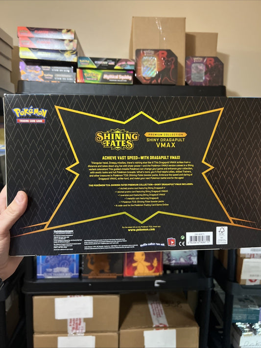 Pokémon TCG Shining Fates Premium Collection - Shiny Dragapult VMAX