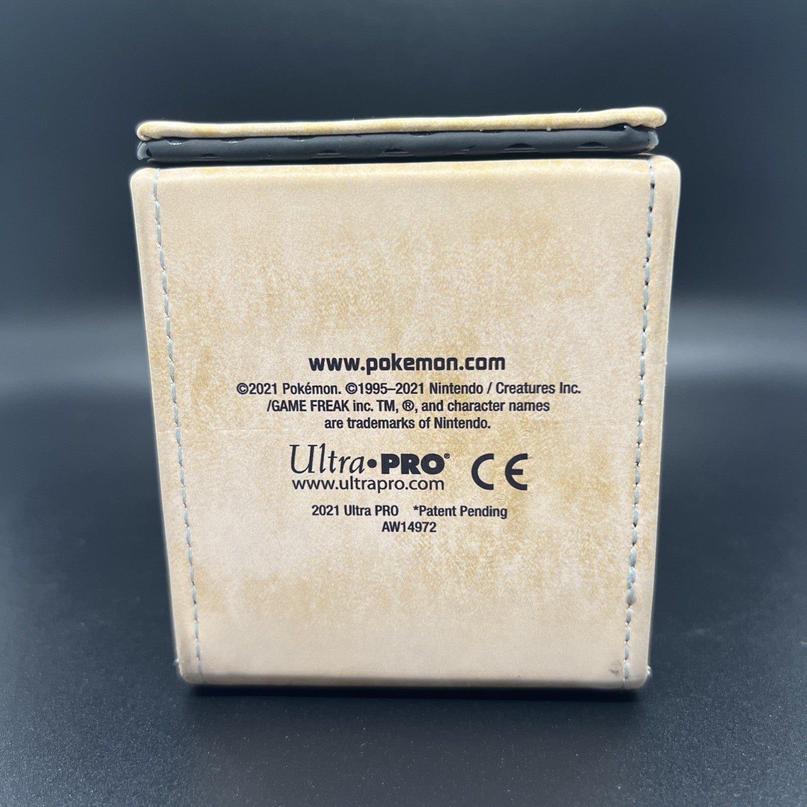 Pokemon Seaside Magnetic Premium Ultra Pro Deck Box Gyarados, Magikarp & Lapras