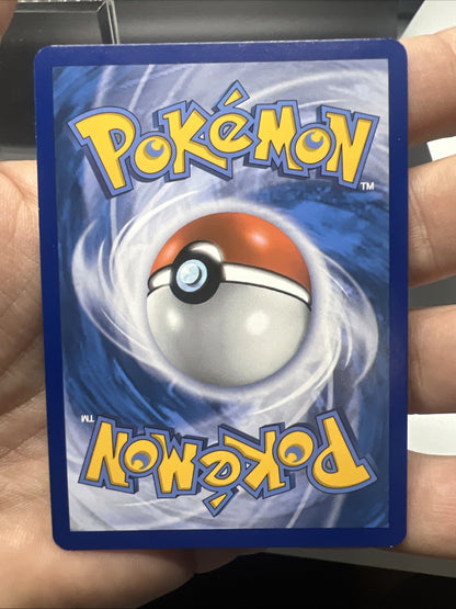 Pokemon Pikachu RC29/RC32 Generations: Radiant Collection Holo - NEAR MINT (1)