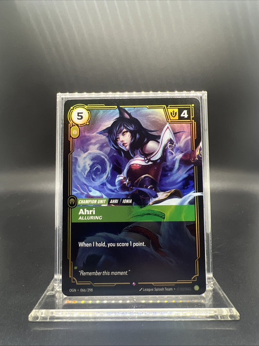 Riftbound Origins Ahri Alluring Rare Foil 066/298 - NEAR MINT