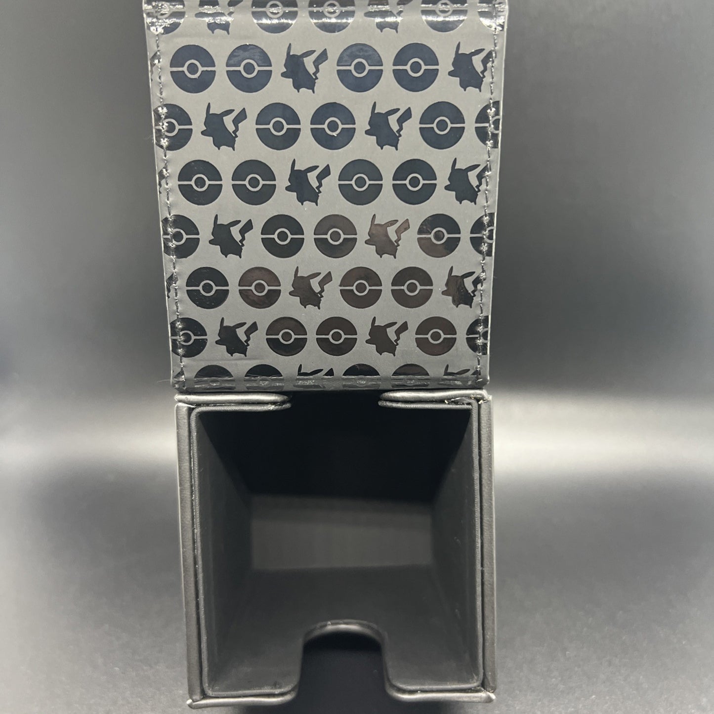 Pokemon Elite Series: Pikachu Magnetic Premium Deck Box Organizer