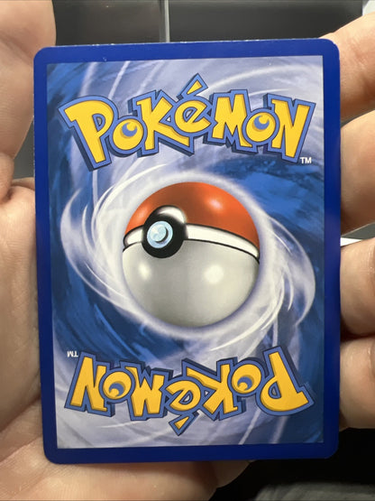 Pokemon Staraptor FB 11/147 Supreme Victors Holo - NEAR MINT