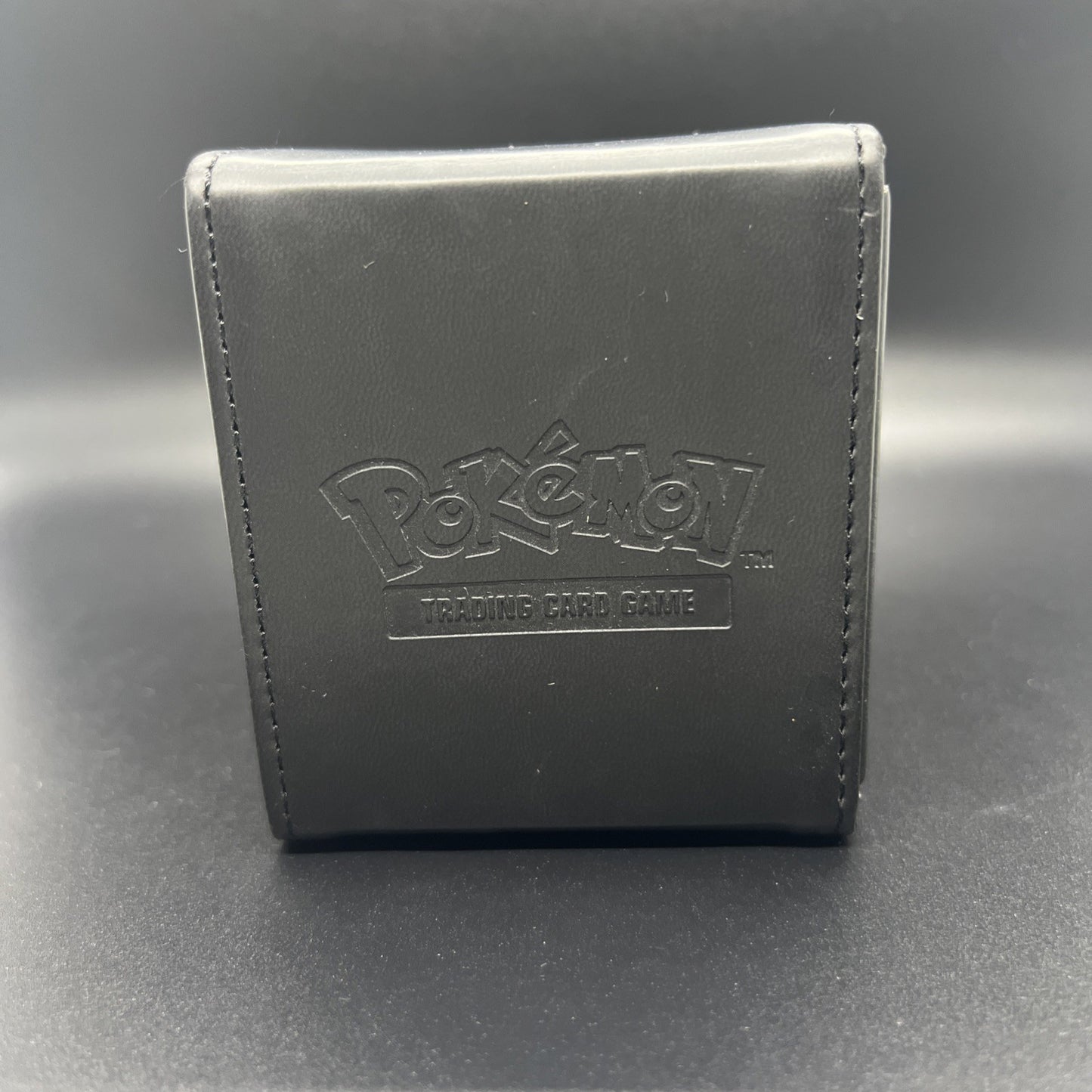 Pokemon Elite Series: Pikachu Magnetic Premium Deck Box Organizer