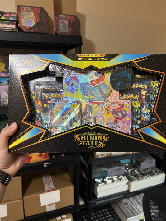 Pokémon TCG Shining Fates Premium Collection - Shiny Dragapult VMAX