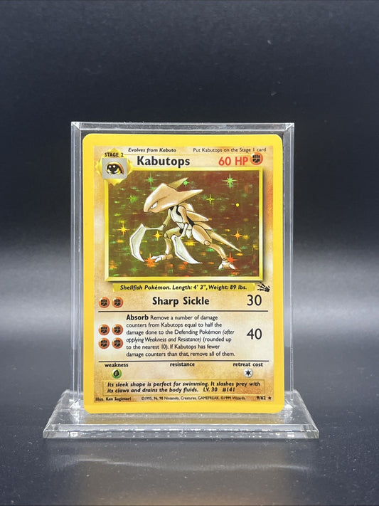 Kabutops 9/62 Fossil Holo - HEAVY PLAY - Pokemon